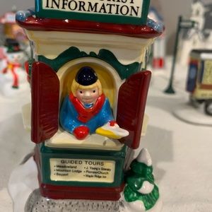 Snow Village - Tour The Village (In original box)